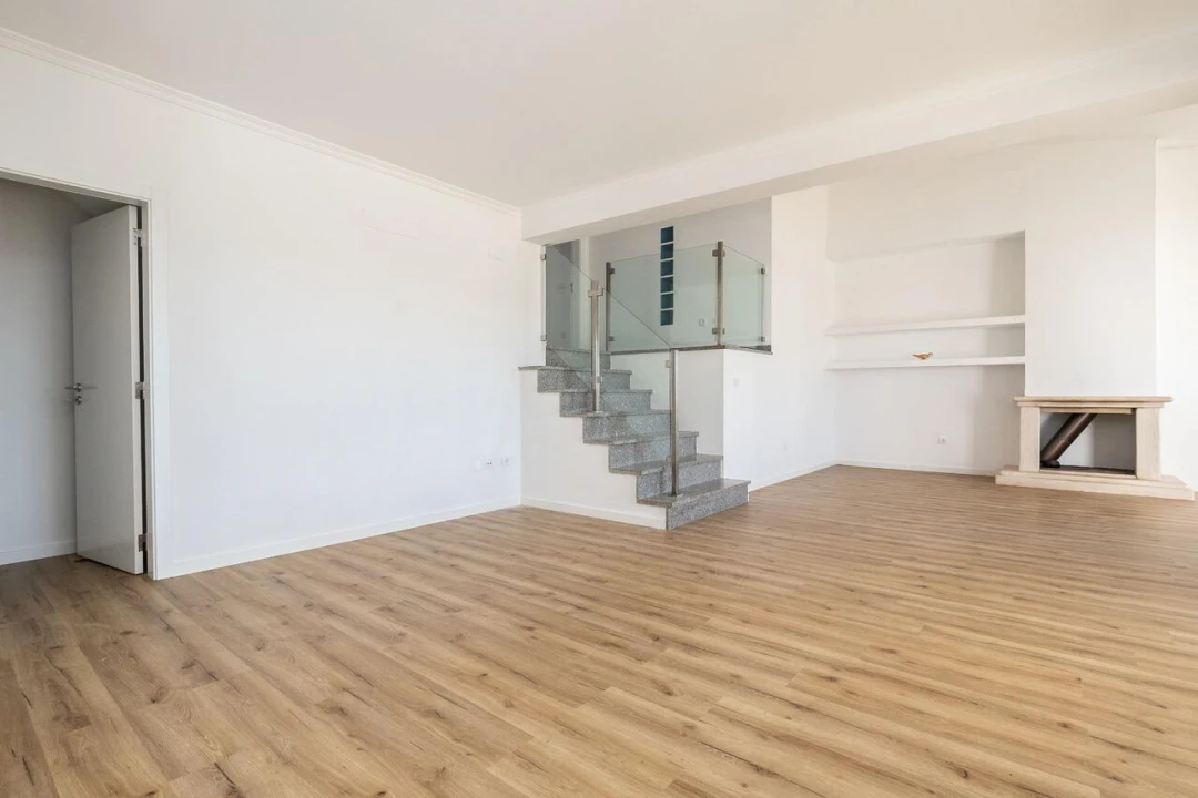 Moradia T4 para Venda em Mexilhoeira Grande Foto 11