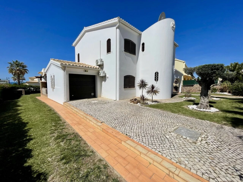 Moradia T4 para Venda em Guia Foto 5