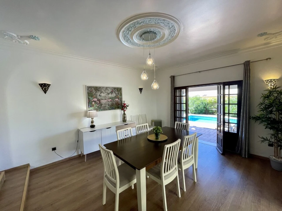 Moradia T4 para Venda em Guia Foto 16