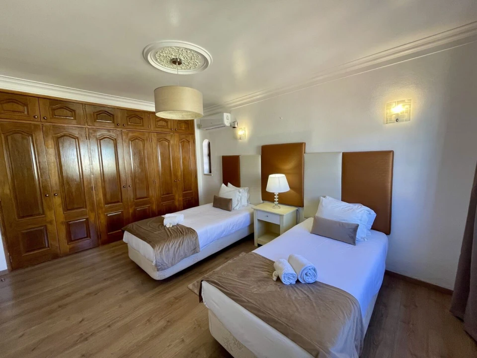 Moradia T4 para Venda em Guia Foto 29