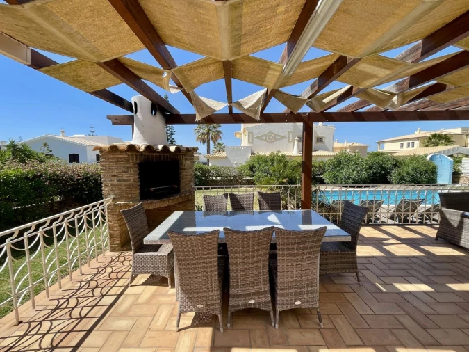 Moradia T4 para Venda em Guia Foto 20