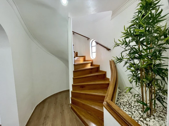 Moradia T4 para Venda em Guia Foto 25