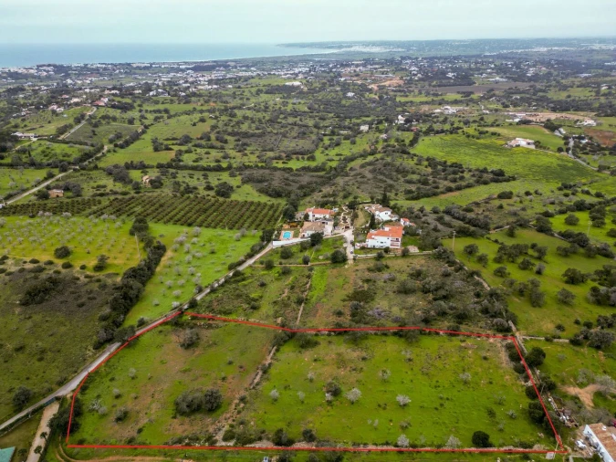 Terreno para Venda em Albufeira e Olhos de Água