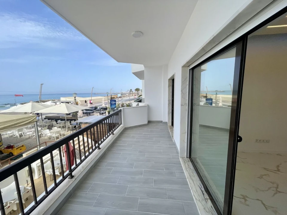 Apartamento T3 para Venda em Quarteira Foto 3