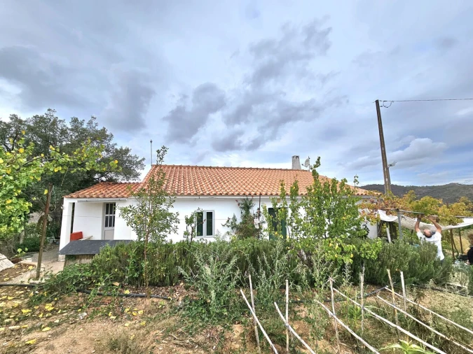 Moradia T3 para Venda em Ameixial Foto 2