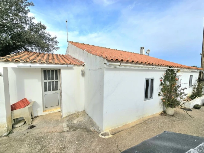 Moradia T3 para Venda em Ameixial Foto 3