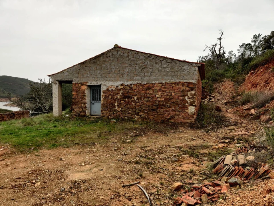 Moradia T2 para Venda em Alferce Foto 2