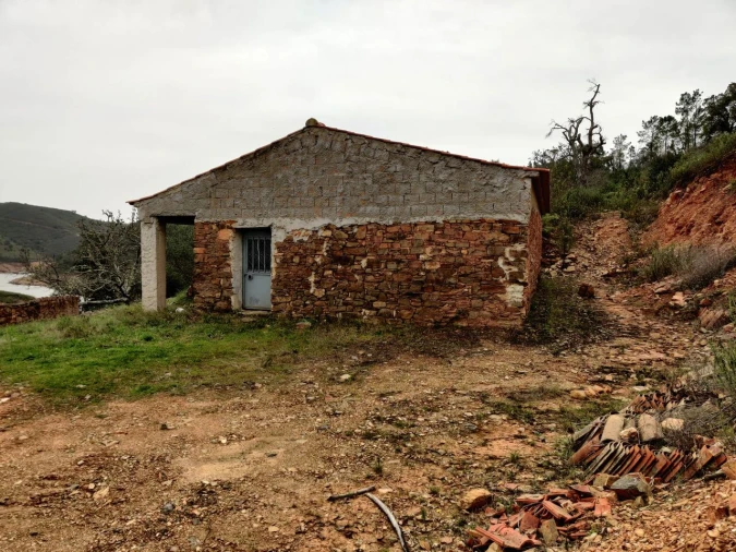 Moradia T2 para Venda em Alferce Foto 2