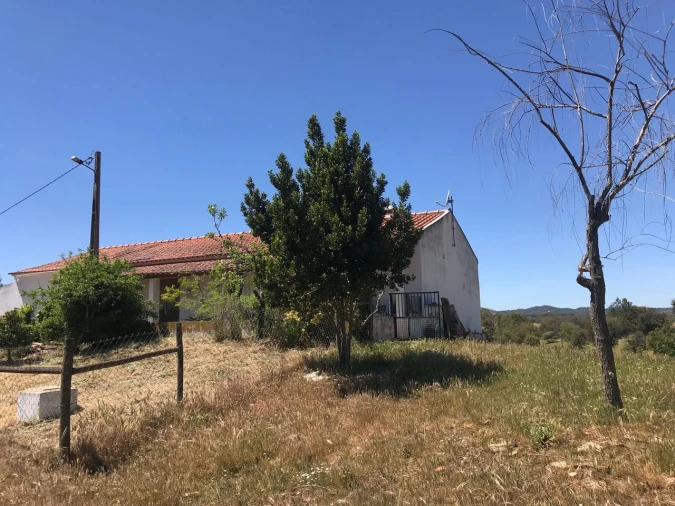 Moradia T2 para Venda em São Martinho das Amoreiras Foto 2