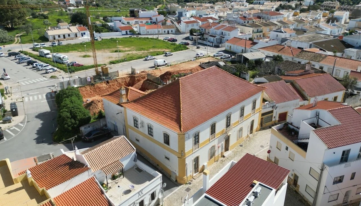 Moradia T24 para Venda em Alcantarilha e Pêra Foto 1