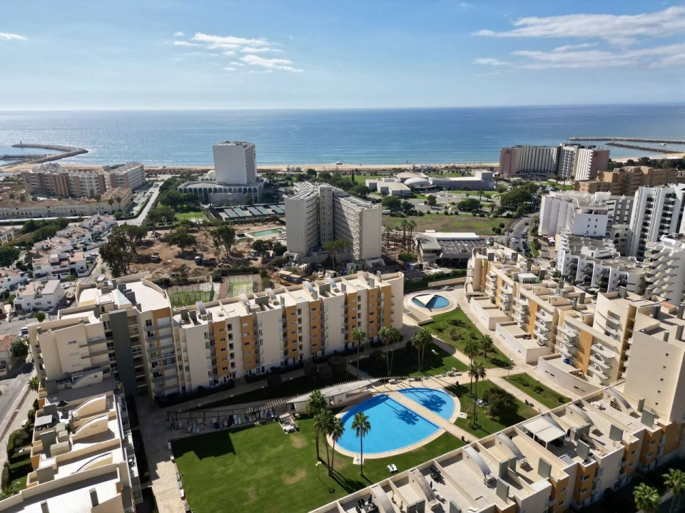 Apartamento T3 para Venda em Quarteira Foto 3