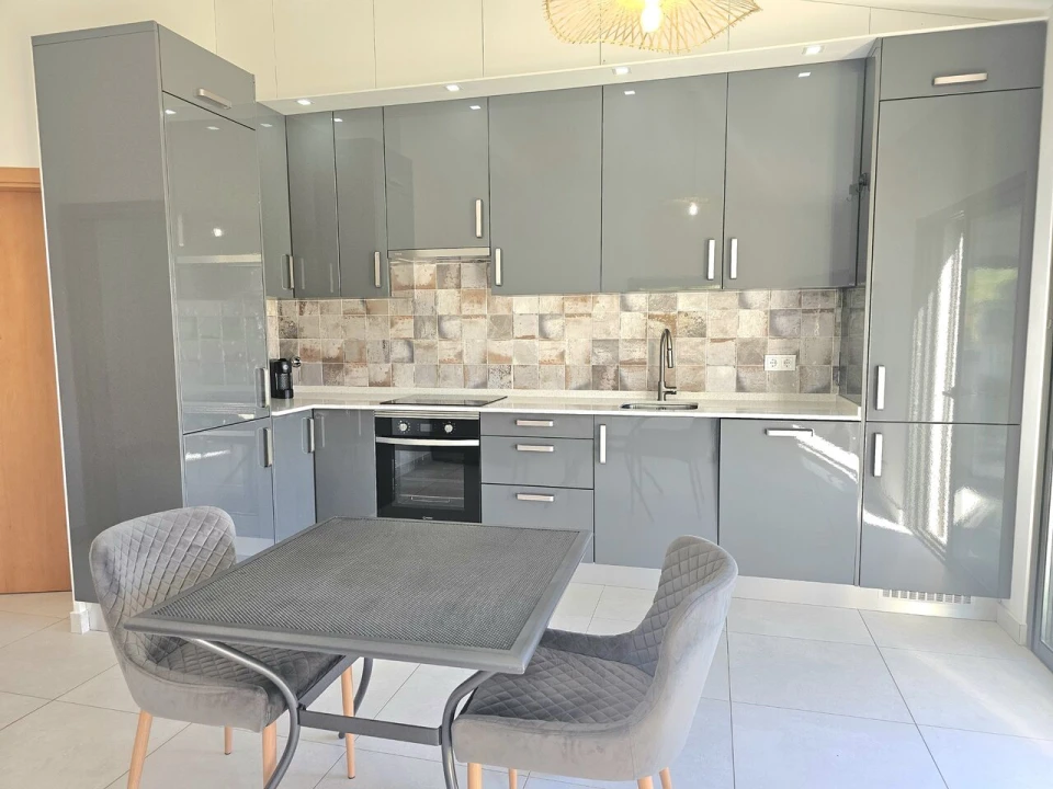 Moradia T1 para Venda em Armação de Pera Foto 12