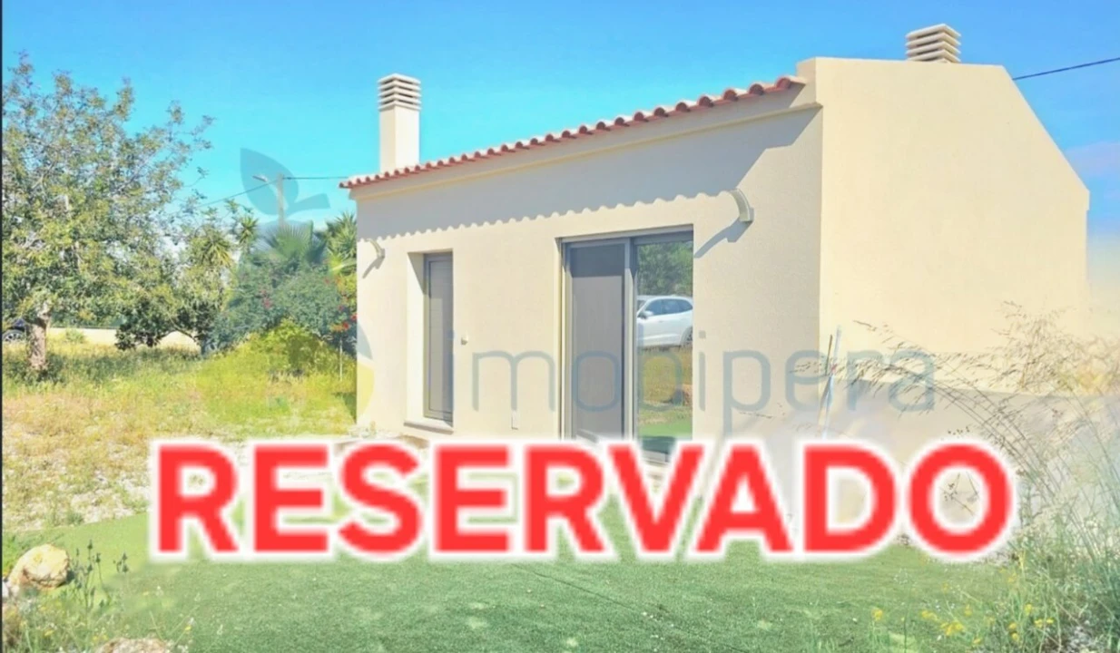 Moradia T1 para Venda em Armação de Pera Foto 1