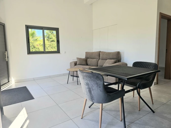 Moradia T1 para Venda em Armação de Pera Foto 9