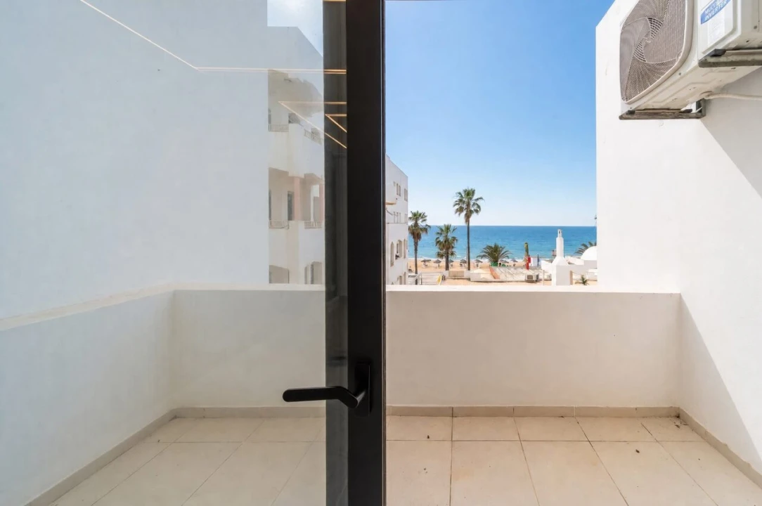 Apartamento T2 para Venda em Quarteira Foto 16