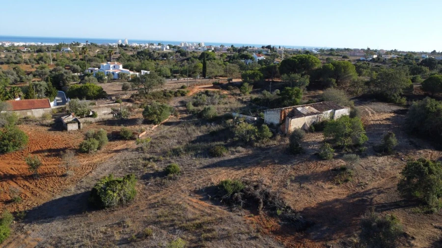 Moradia T2 para Venda em Armação de Pera Foto 4