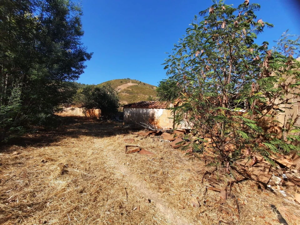 Quinta T2 para Venda em Alferce Foto 17