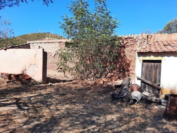 Quinta T2 para Venda em Alferce Foto 18