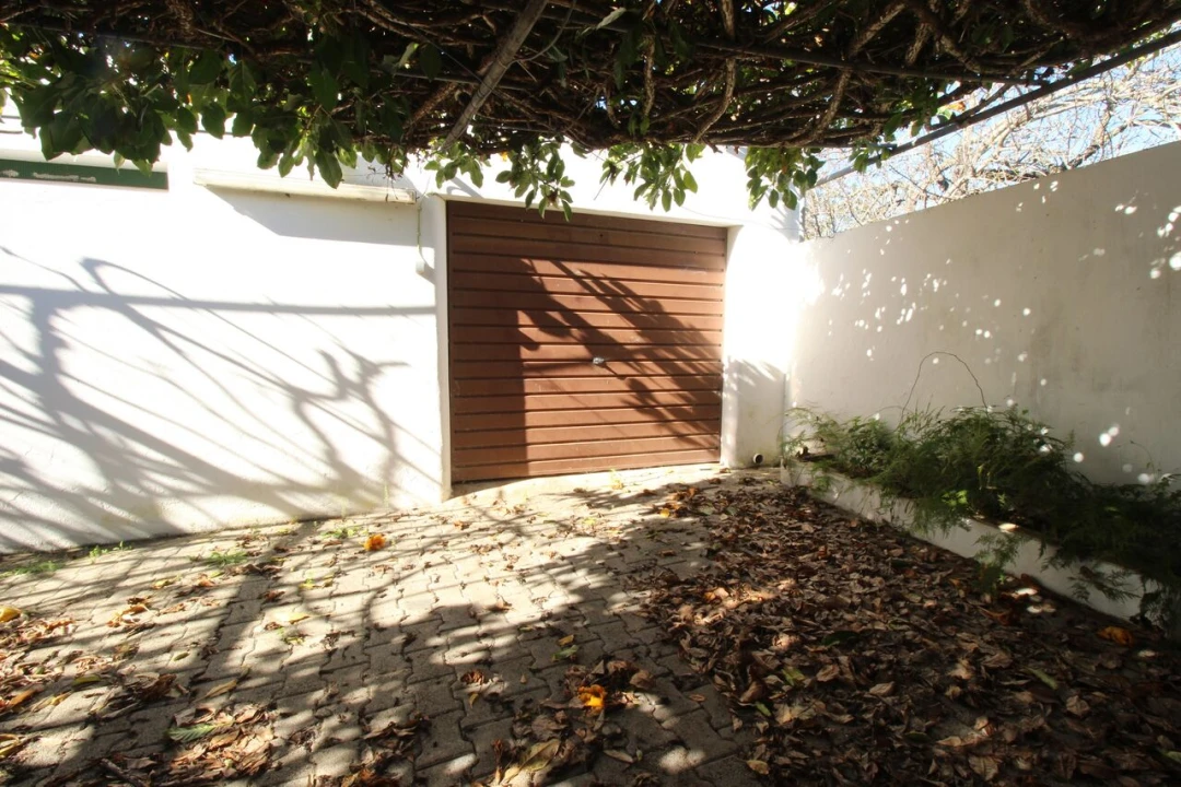 Moradia T3 para Venda em Armação de Pera Foto 22