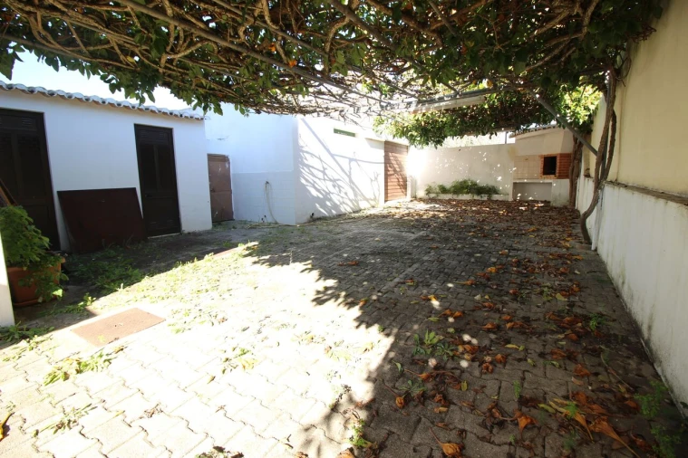 Moradia T3 para Venda em Armação de Pera Foto 23