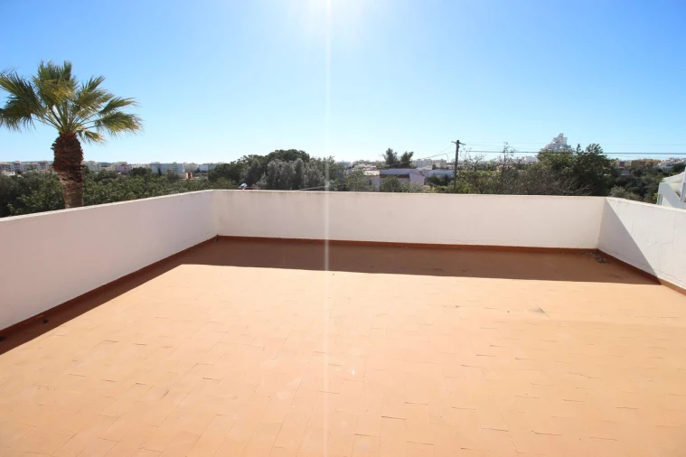 Moradia T3 para Venda em Armação de Pera Foto 24