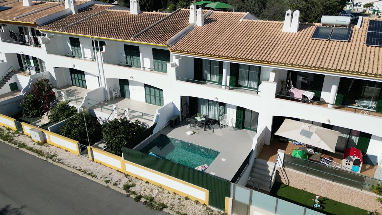 Moradia T3 para Venda em Albufeira e Olhos de Água Foto 2