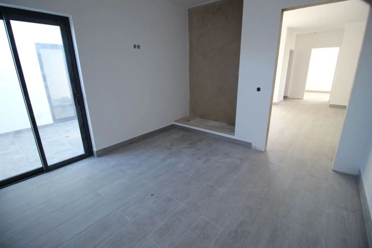 Moradia T6 para Venda em Silves Foto 11