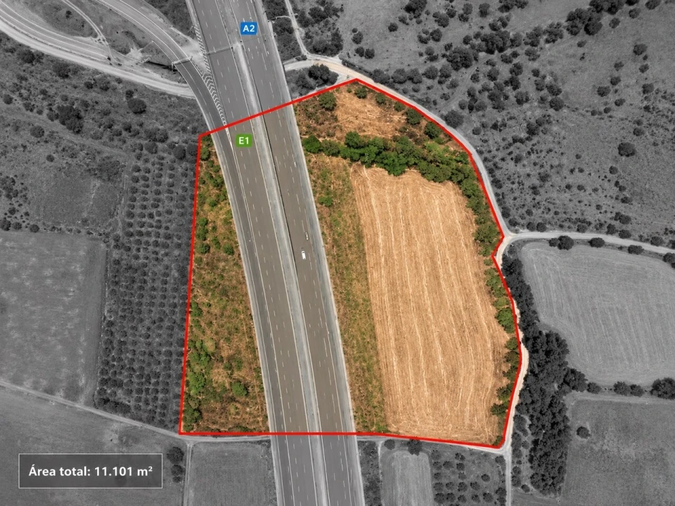 Terreno para Venda em São Bartolomeu de Messines Foto 1