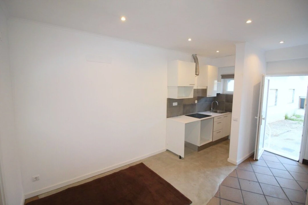 Moradia T2 para Venda em Armação de Pera Foto 2