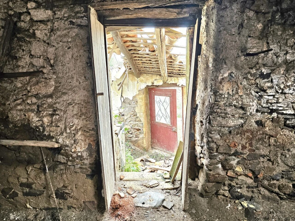 Armazém para Venda em Alferce Foto 6