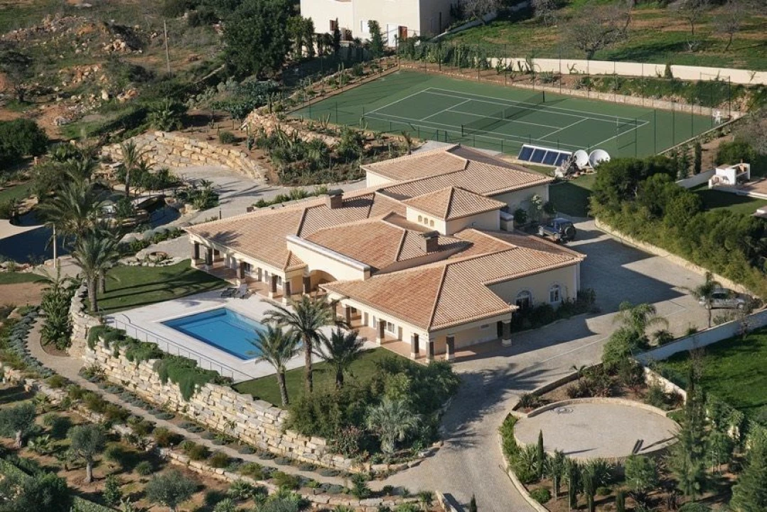 Moradia T5 para Venda em Guia Foto 7