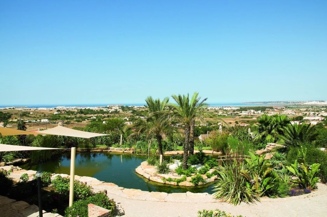 Moradia T5 para Venda em Guia Foto 20