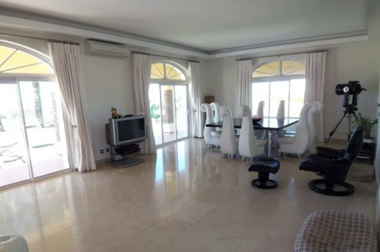 Moradia T5 para Venda em Guia Foto 14