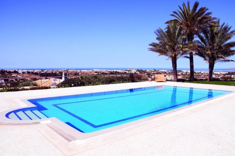 Moradia T5 para Venda em Guia Foto 5