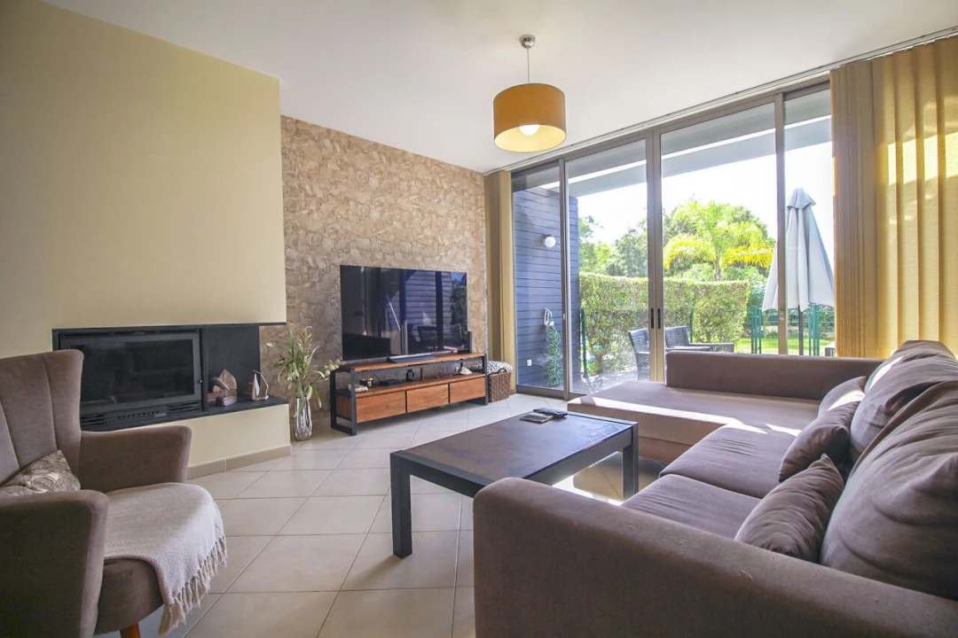 Moradia T3 para Venda em Ferreiras Foto 6