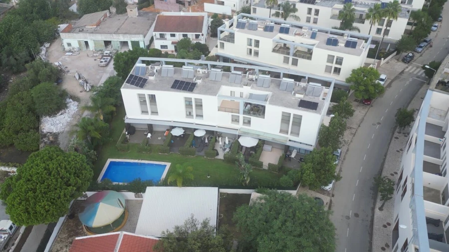 Moradia T3 para Venda em Ferreiras Foto 2