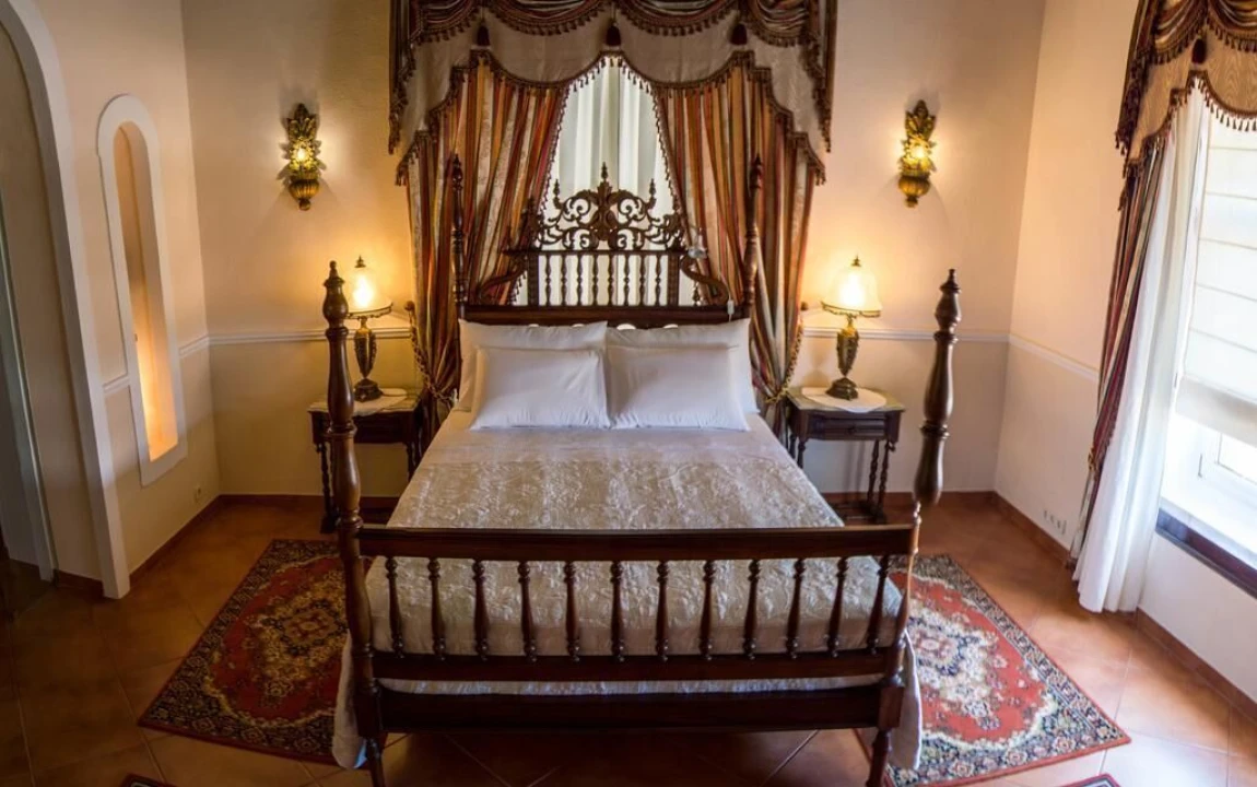 Moradia T6 para Venda em Silves Foto 9