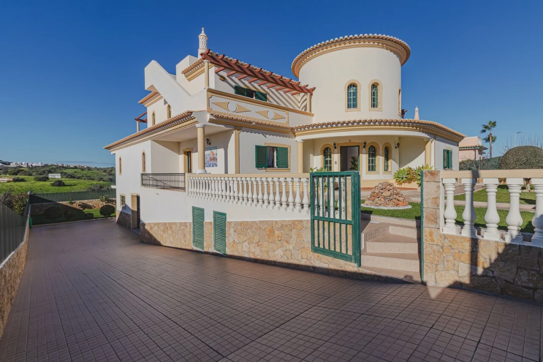 Moradia T8 para Venda em Albufeira e Olhos de Água Foto 2