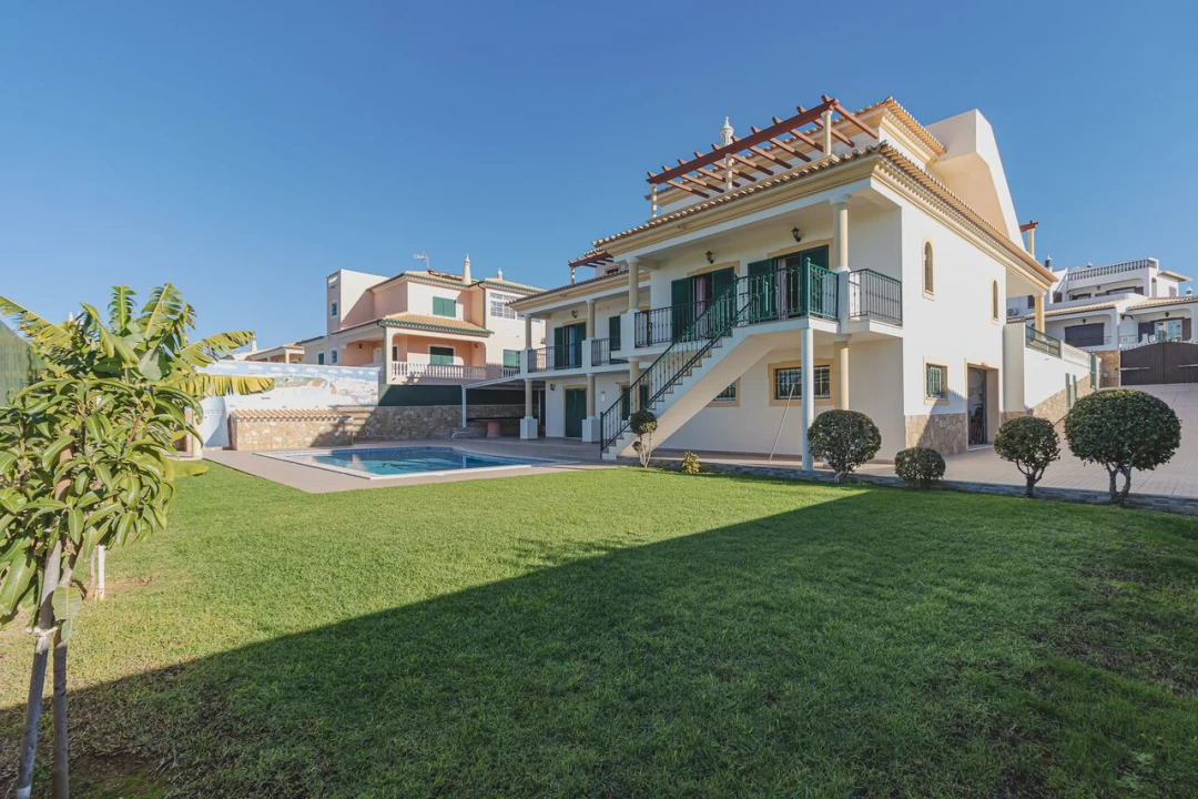 Moradia T8 para Venda em Albufeira e Olhos de Água Foto 4