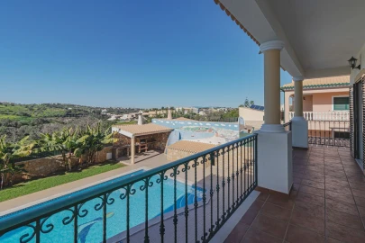 Moradia T8 para Venda em Albufeira e Olhos de Água