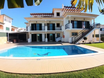 Moradia T8 para Venda em Albufeira e Olhos de Água