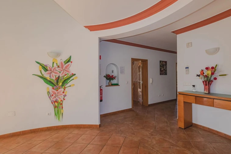Moradia T8 para Venda em Albufeira e Olhos de Água Foto 8