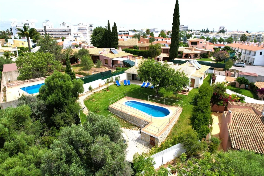 Moradia T3 para Venda em Albufeira e Olhos de Água Foto 2