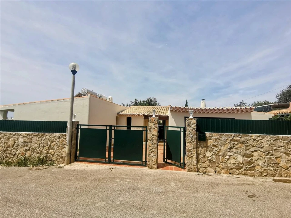 Moradia T3 para Venda em Albufeira e Olhos de Água Foto 26