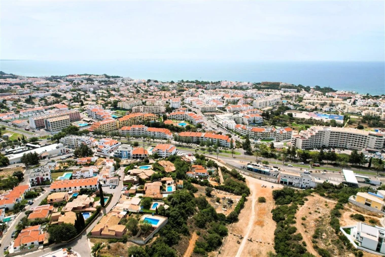 Moradia T3 para Venda em Albufeira e Olhos de Água Foto 5