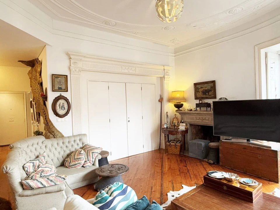 Apartamento T5 para Venda em Avenidas Novas Foto 3