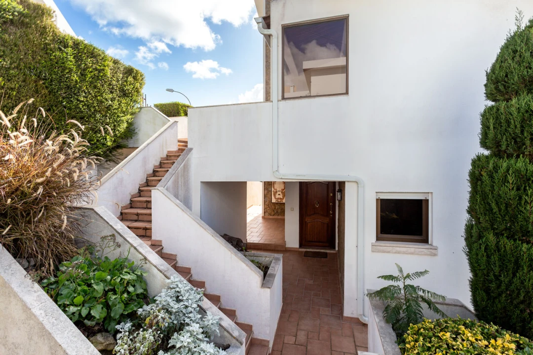 Moradia T6 para Venda em Algés, Linda-A-Velha e Cruz Quebrada-Dafundo Foto 2