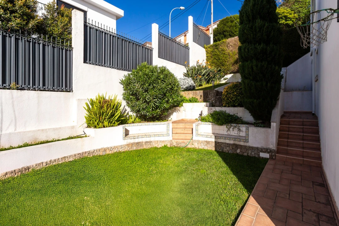 Moradia T6 para Venda em Algés, Linda-A-Velha e Cruz Quebrada-Dafundo Foto 12