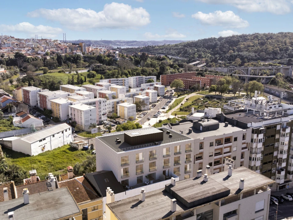 Apartamento T2 para Venda em Campolide Foto 2