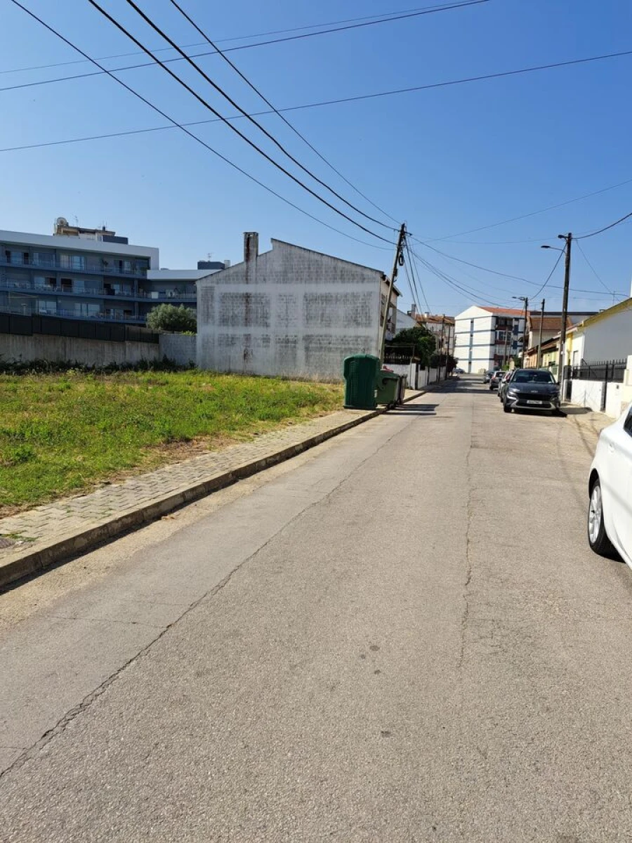 Terreno para Venda em Santo Antonio da Charneca Foto 2
